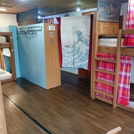 Holiday House Ryukyu-An "Music Hostel" Yomitan Buitenkant foto