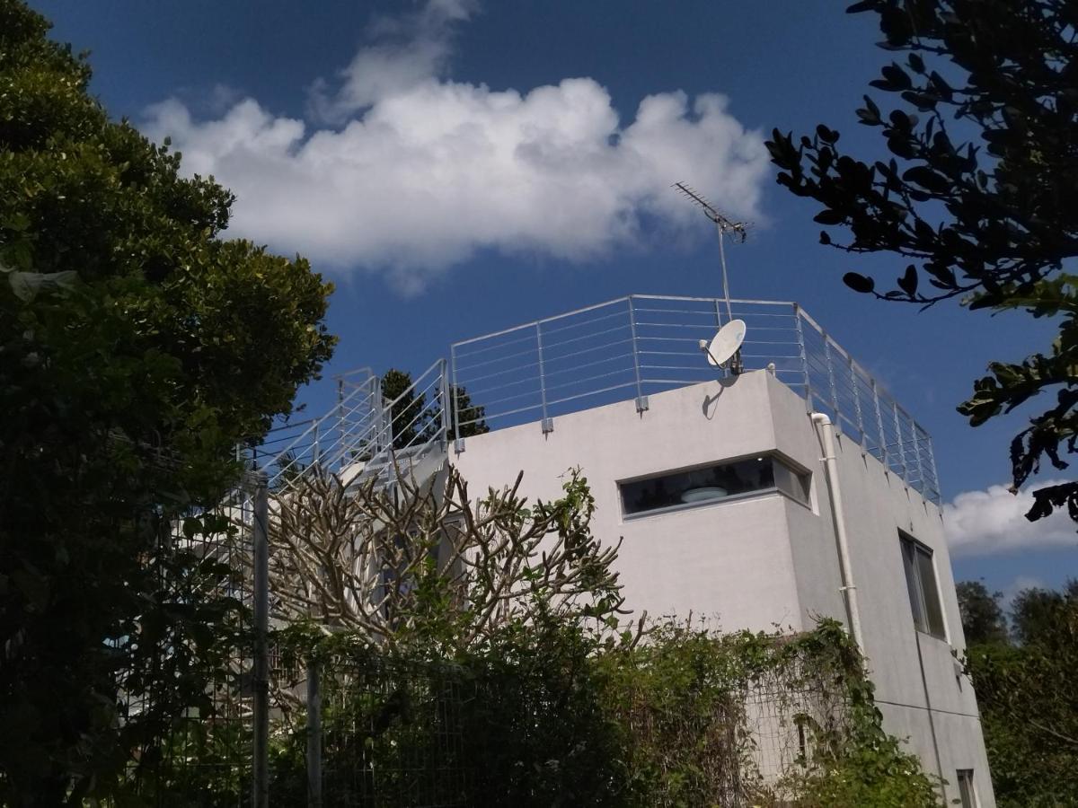 Holiday House Ryukyu-An "Music Hostel" Yomitan Buitenkant foto
