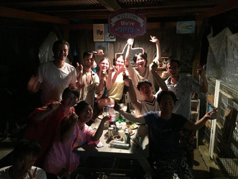 Holiday House Ryukyu-An "Music Hostel" Yomitan Buitenkant foto