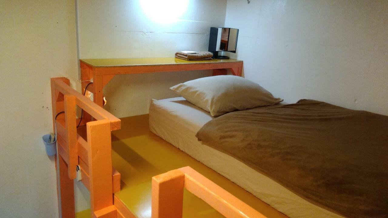 Holiday House Ryukyu-An "Music Hostel" Yomitan Buitenkant foto