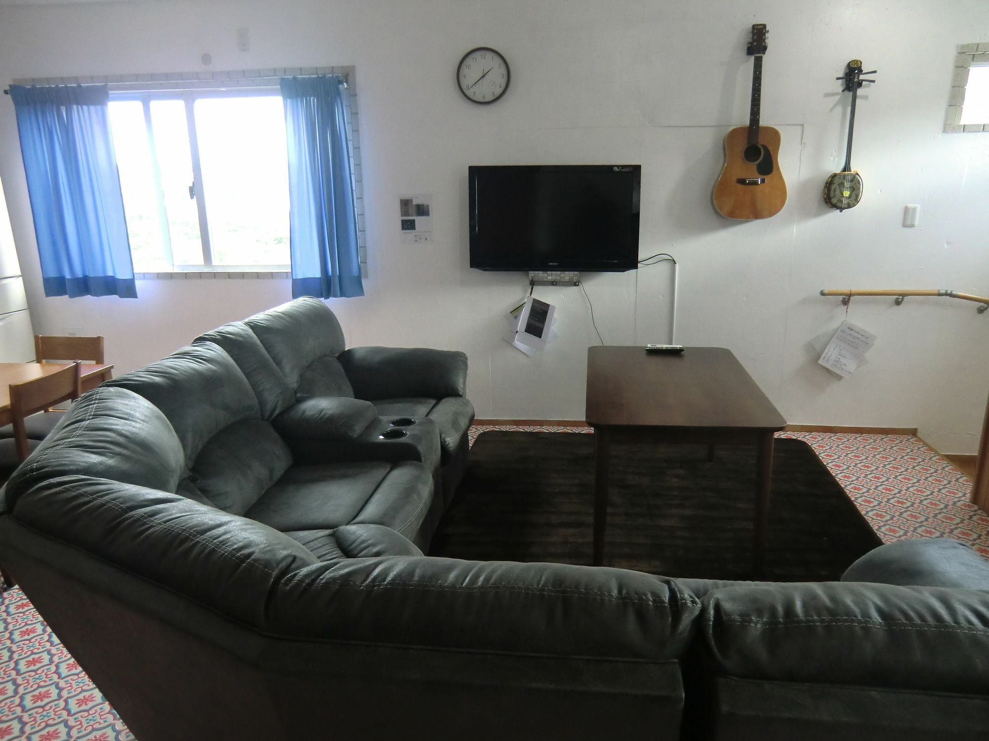 Holiday House Ryukyu-An "Music Hostel" Yomitan Buitenkant foto